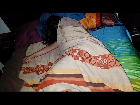 ❤️ Stepson ag bualadh lena leasmháthair óg agus í ina codladh. ❤️❌ Porn ardchaighdeáin ag ga.watchhentai.ru ☑